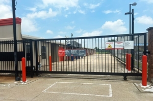 Public Storage - Rosenberg - 5601 Avenue I - Photo 3