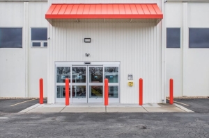 Public Storage - ST Charles - 248 N Randall Rd - Photo 4