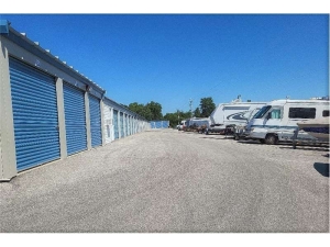 Extra Space Storage - 2044 - Mount Washington - Louise Way - Photo 3