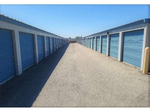 Extra Space Storage - 2044 - Mount Washington - Louise Way - Photo 4