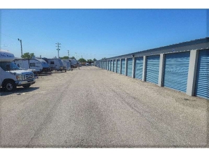 Extra Space Storage - 2044 - Mount Washington - Louise Way - Photo 5