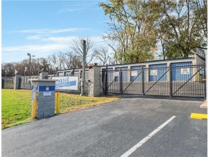 Extra Space Storage - 2107 - Charlestown - Market St - Photo 7