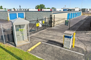 Extra Space Storage - 2131 - Seymour - Montgomery Dr - Photo 2