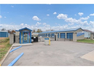 Extra Space Storage - 2132 - Seymour - Tipton St.