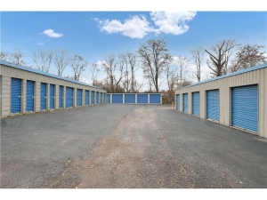 Extra Space Storage - 2135 - Scottsburg - Main St - Photo 4