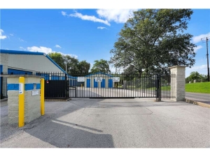 Extra Space Storage - 2172 - Mount Carmel - 3rd St - Photo 2