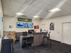 Extra Space Storage - 4251 - Richmond - Park Westheimer Blvd - Photo 3