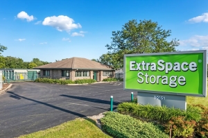 Extra Space Storage - 6299 - Volo - N US Highway 12