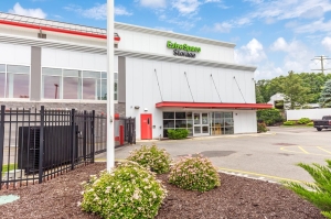 Extra Space Storage - 6304 - Montville - 352 Main Rd