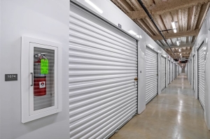 Extra Space Storage - 6130 - Fort Washington - Virginia Dr - Photo 5