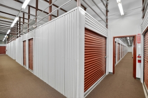 StorageMart - Wyandotte St - Photo 4