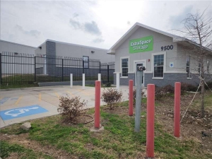 Extra Space Storage - 2064 - Dallas - Lake June Rd - Photo 5