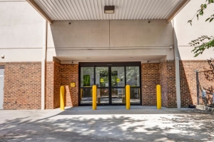 Extra Space Storage - 6024 - Smyrna - S Cobb Dr - Photo 4