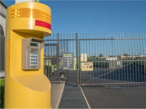 Extra Space Storage - 0814 - Tucson - N Oracle Rd - Photo 2