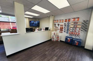 Public Storage - Kansas City - 700 Woodswether Rd - Photo 3