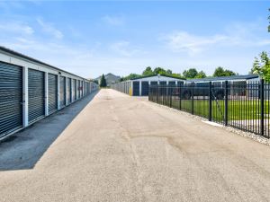 P.R. Storage - Photo 8