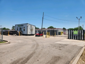 Extra Space Storage - 6403 - Baytown - Garth Rd - Photo 6