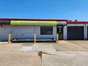 Extra Space Storage - 6413 - Houston - Boone Rd