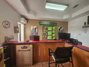 Extra Space Storage - 6414 - Texas City - Emmett F Lowry Expy - Photo 3