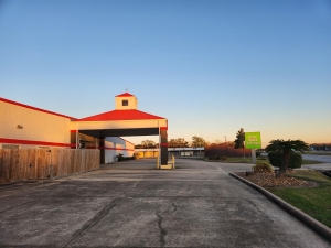 Extra Space Storage - 6414 - Texas City - Emmett F Lowry Expy - Photo 6