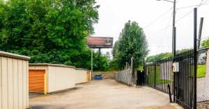 Mini Mall Storage - Shelby - 516 E Dixon Blvd - Photo 5