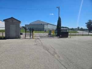Extra Space Storage - 2102 - Martinsville - Industrial Dr - Photo 5