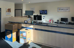 Extra Space Storage - 3273 - Cincinnati - Robertson Ave - Photo 3