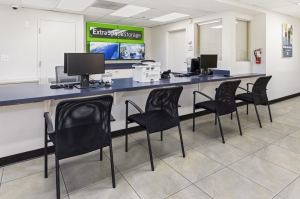 Extra Space Storage - 3484 - Henderson - Stufflebeam Ave - Photo 3