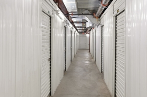 Extra Space Storage - 3484 - Henderson - Stufflebeam Ave - Photo 5