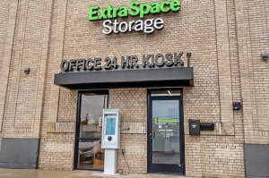 Extra Space Storage - 7610 - Cleveland - 3005 Chester Ave - Photo 6