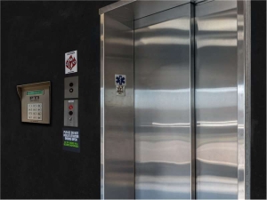 Extra Space Storage - 8925 - Jacksonville - Myrtle - Photo 3