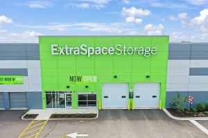 Extra Space Storage - 2034 - Bartlett - Benchmark Ln - Photo 2