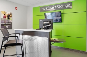 Extra Space Storage - 2034 - Bartlett - Benchmark Ln - Photo 3