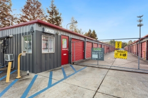 Extra Space Storage - 6460 - Baton Rouge - 8922 Greenwell Springs Rd