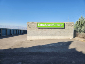 Extra Space Storage - 6446 - Logan - W 600 N - Photo 6