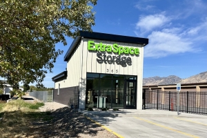 Extra Space Storage - 6447 - Providence - W 100 N - Photo 3