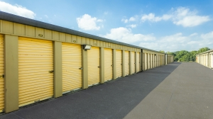 Devon Self Storage - 9214 - 2860 EVANGELINE - Photo 3