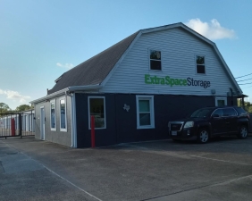 Extra Space Storage - 6437 - Alvin - South Durant St - Photo 2