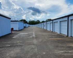 Extra Space Storage - 6437 - Alvin - South Durant St - Photo 5