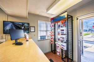 Devon Self Storage - 9240 - DIXIE HWY - Photo 4