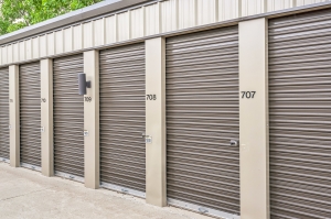 StorageMart - Laurel St - Photo 2