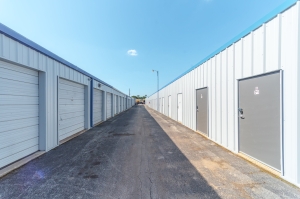 Storage Depot - 9021 Ruland Rd - Photo 7