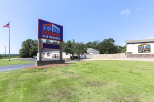 Freeway Self Storage - Photo 9
