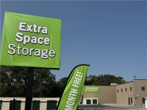 Extra Space Storage - 6526 - Merrillville - W 79th Ave