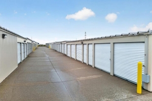 StorageMart - SW 37th St - Photo 7