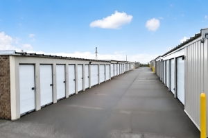 StorageMart - SW 37th St - Photo 10