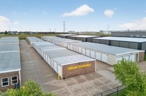 StorageMart - SW 37th St - Photo 11