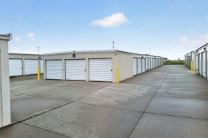 StorageMart - SW 37th St - Photo 12