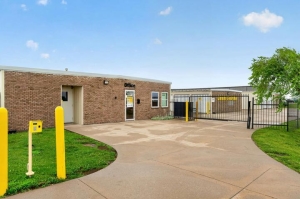 StorageMart - SW 37th St - Photo 13