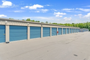 Extra Space Storage - 6570 - Wendell - Charthouse Dr - Photo 5